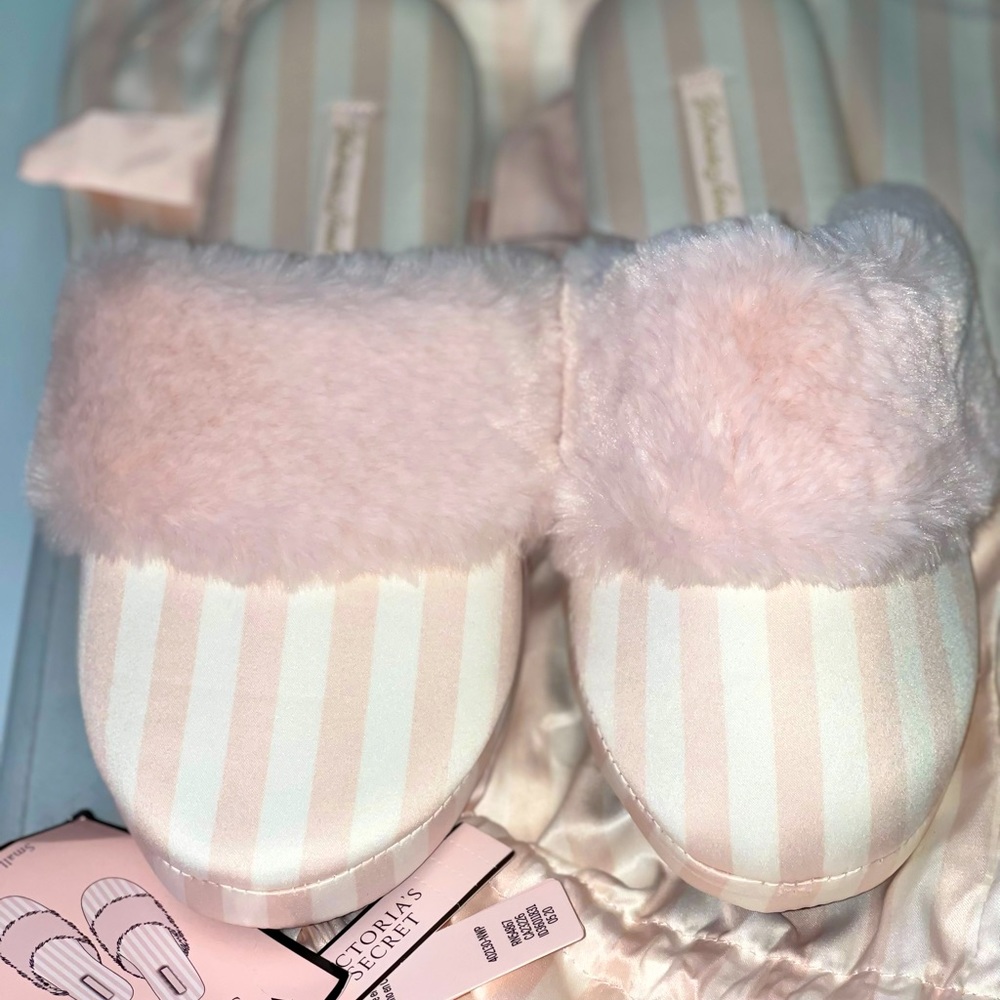 Victoria’s Secret Signature Stripe slippers